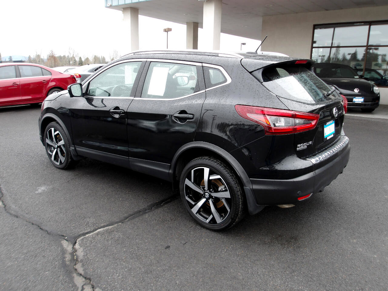 Used 2022 Nissan Rogue Sport SL w/ Premium Package image 3