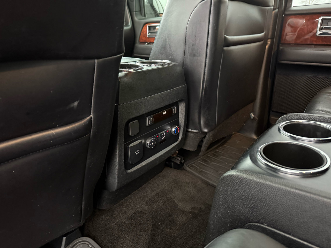 Used 2016 Lincoln Navigator Select image 23