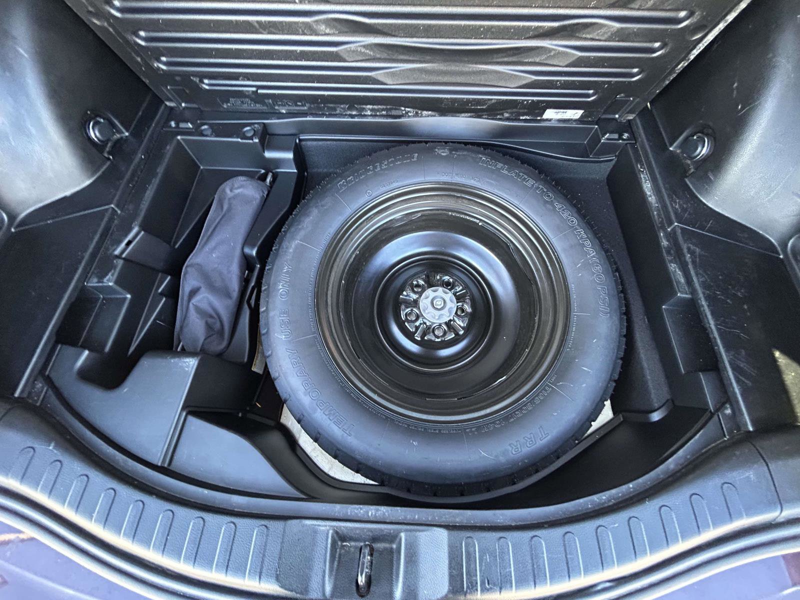 Used 2017 Toyota RAV4 Limited image 17