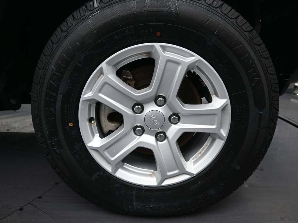 Used 2022 Jeep Wrangler Sport AWD/4WD image 10