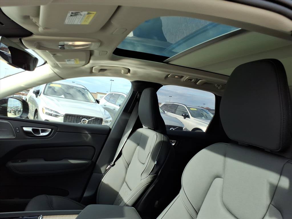 Certified 2026 Volvo XC60 B5 Plus w/ Climate Package AWD/4WD image 11