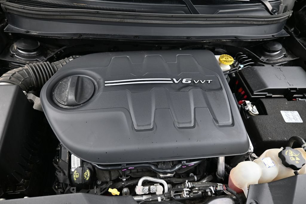 Used 2022 Jeep Cherokee Limited w/ Elite Package AWD/4WD image 16