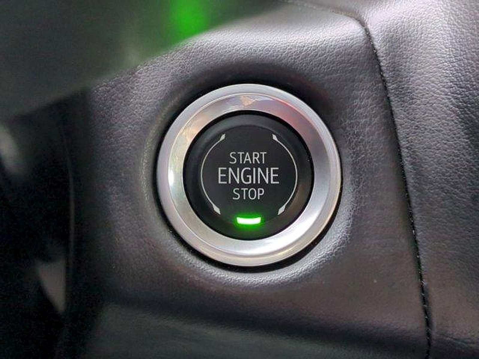 Certified 2024 Chevrolet Tahoe LT w/ Luxury Package AWD/4WD image 16