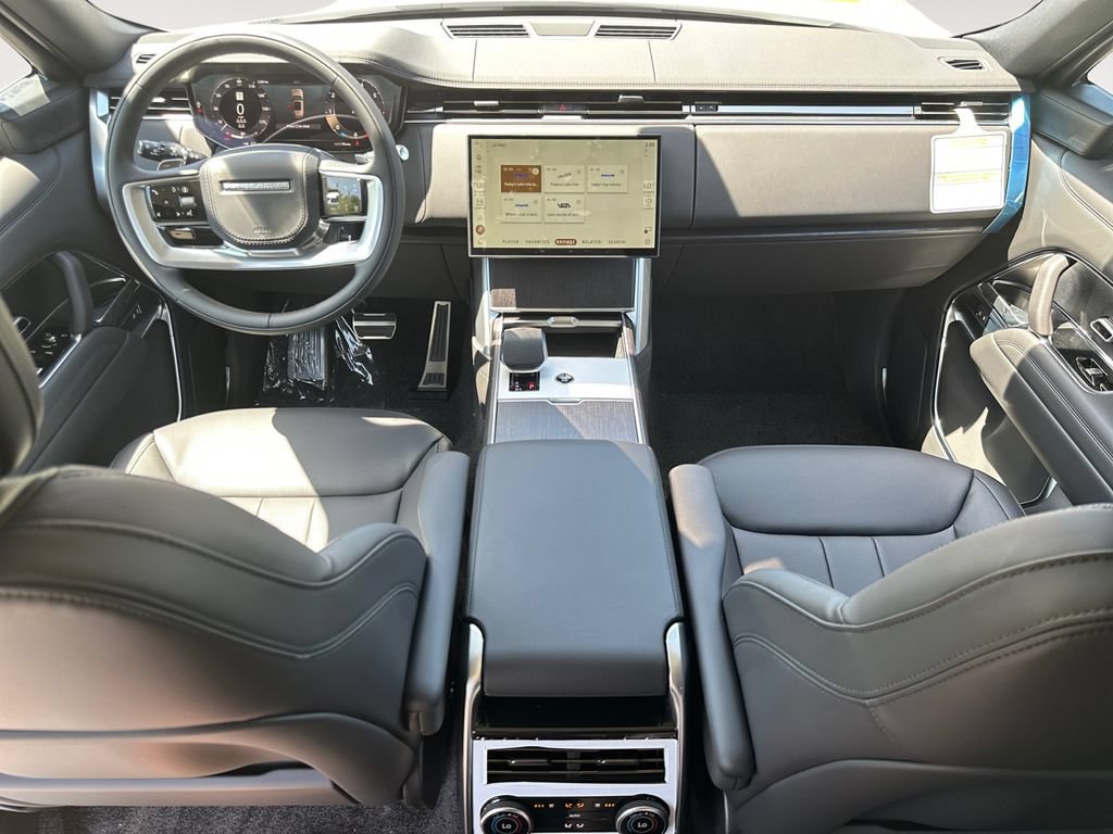 New 2026 Land Rover Range Rover Long Wheelbase SE AWD/4WD image 10