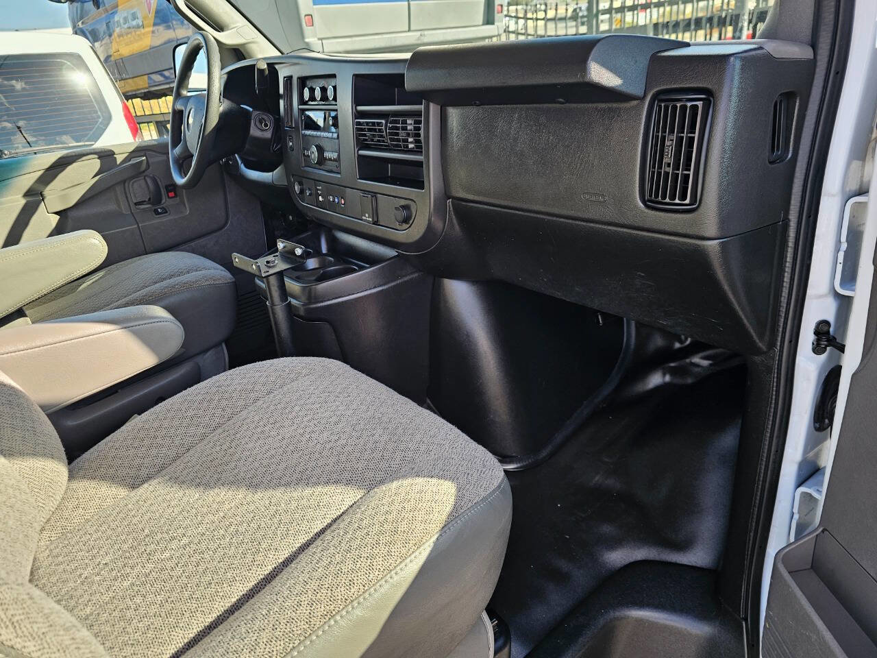 Used 2019 Chevrolet Express 2500 image 19