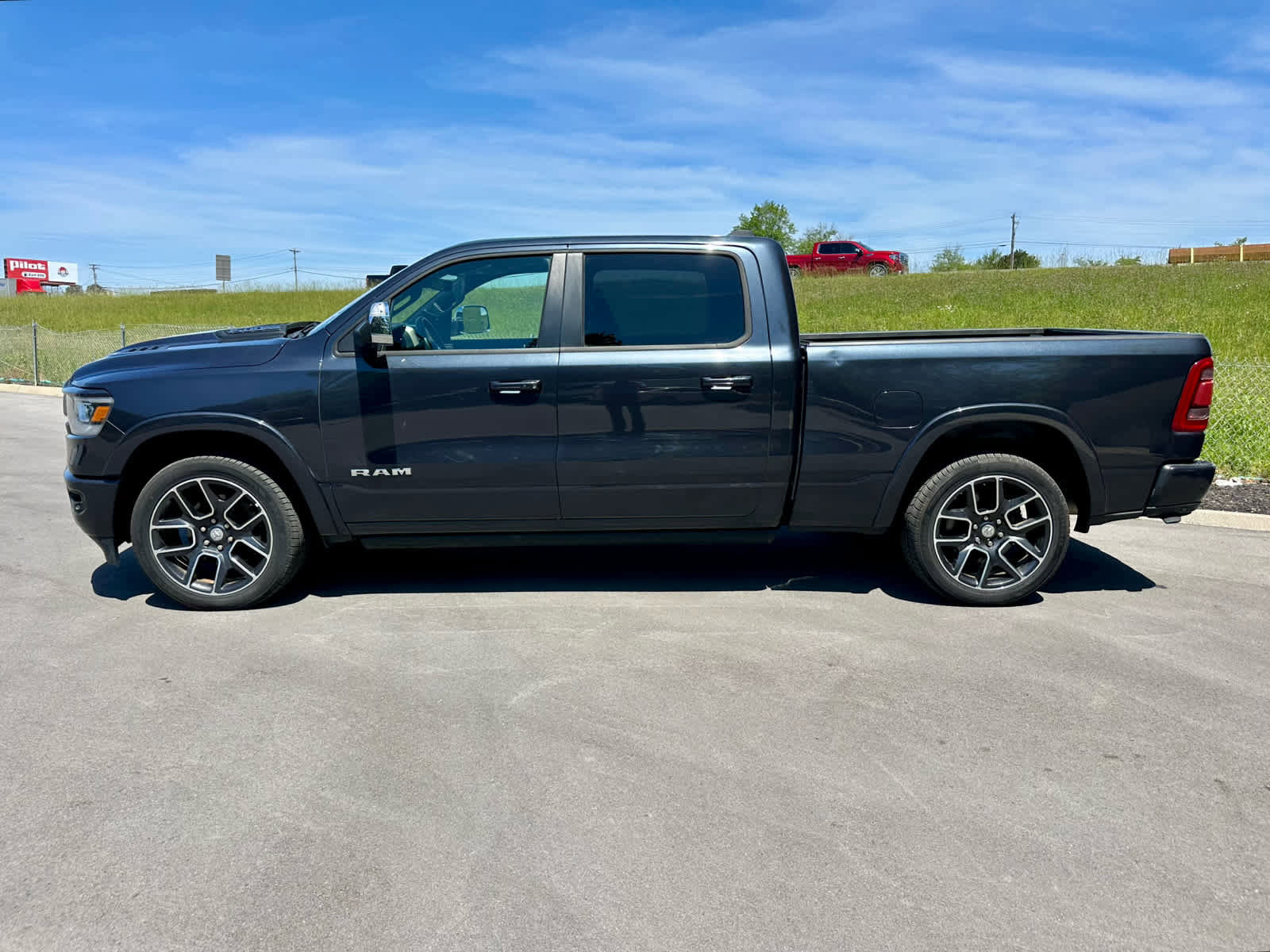 Used 2019 RAM 1500 Laramie AWD/4WD image 8