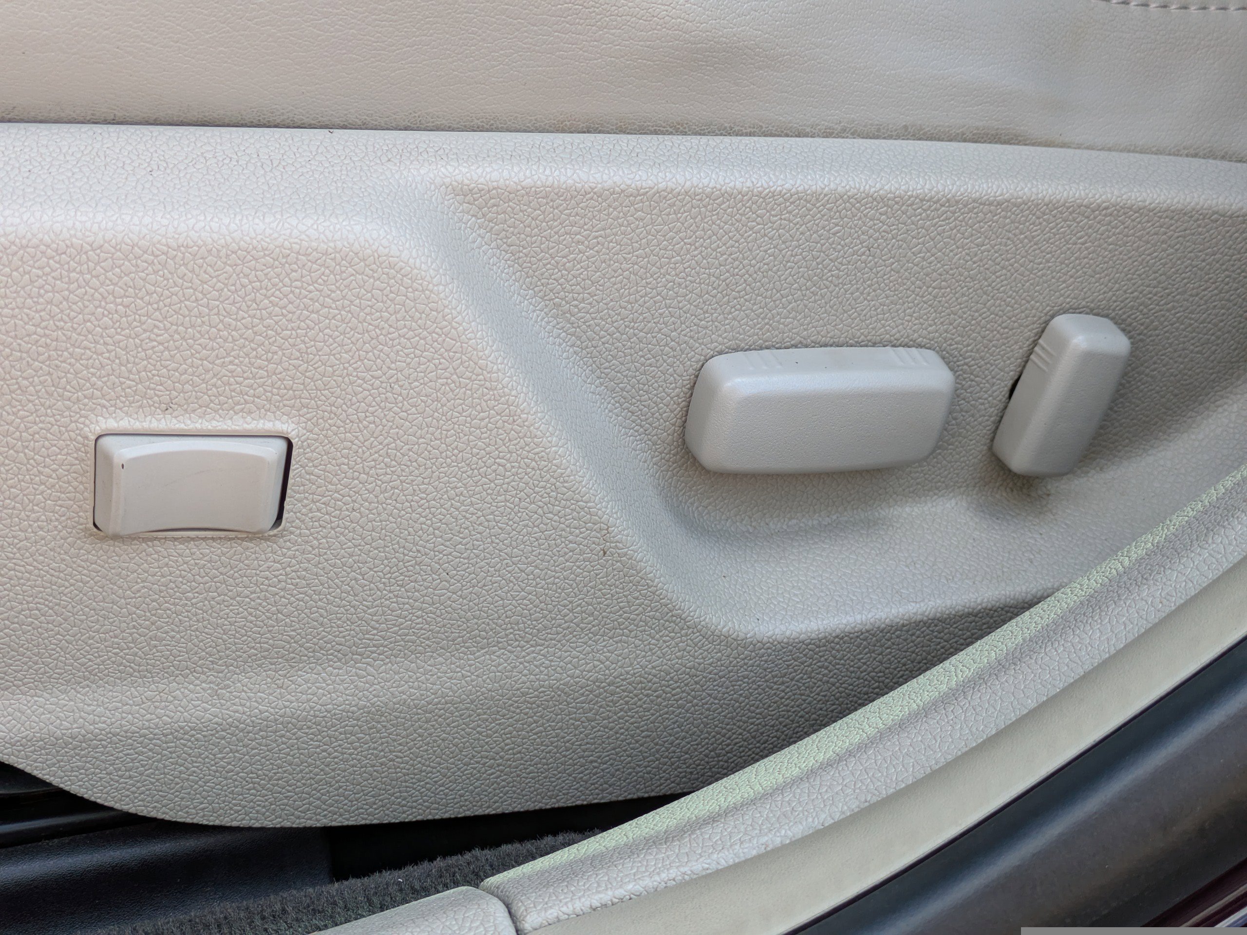 Used 2010 Cadillac CTS Premium image 16