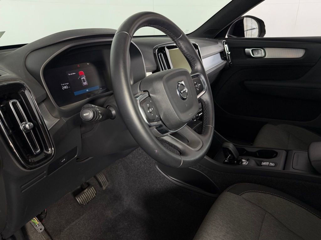 Used 2025 Volvo XC40 B5 Core AWD/4WD image 20