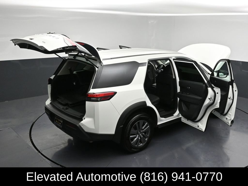 Used 2024 Nissan Pathfinder S AWD/4WD image 31