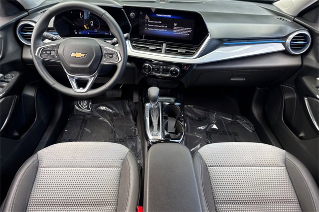 Used 2025 Chevrolet Trax LT w/ Driver Confidence Package image 15