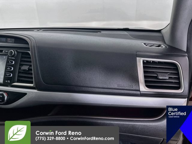 Used 2019 Toyota Highlander XLE AWD/4WD image 35