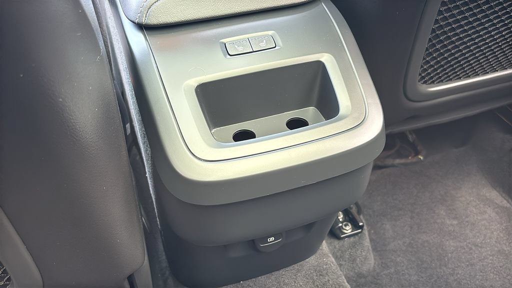 Certified 2025 Volvo XC60 B5 Plus AWD/4WD image 9