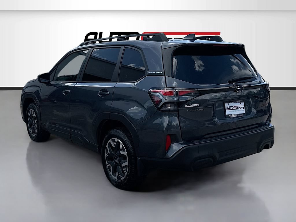 Used 2025 Subaru Forester Premium AWD/4WD image 5