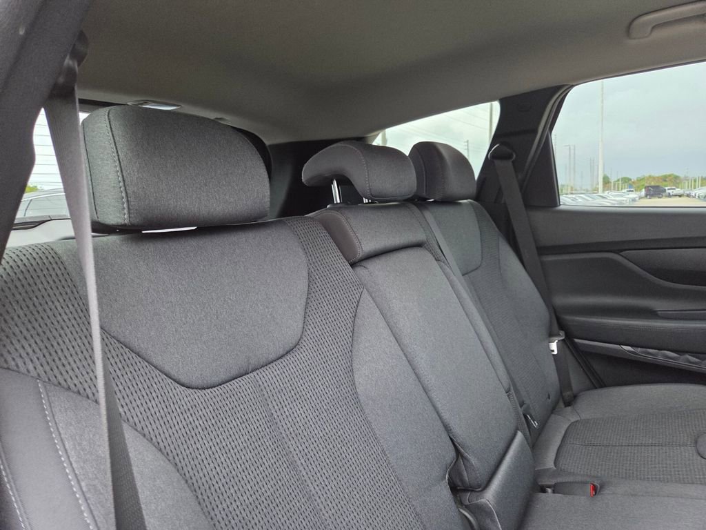 Used 2022 Hyundai Santa Fe SE image 14