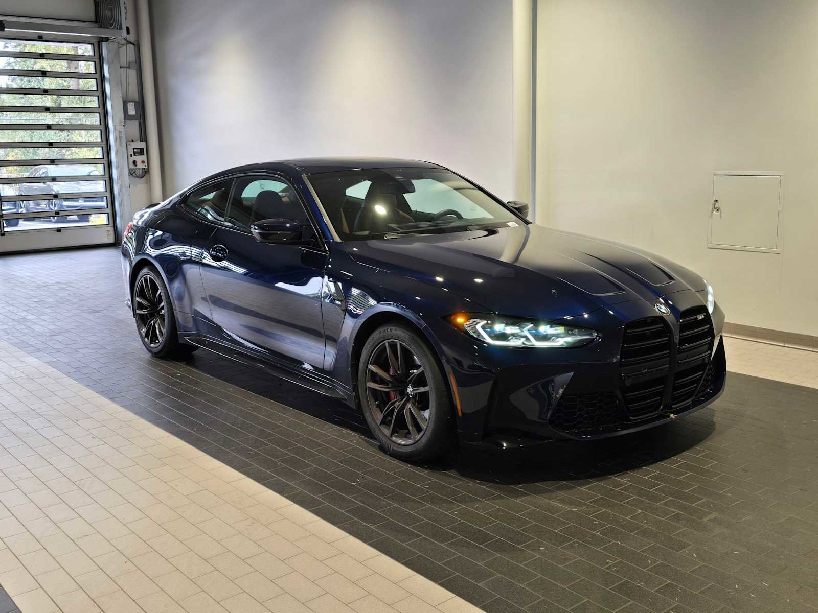 Used 2024 BMW M4 Coupe w/ Executive Package image 15