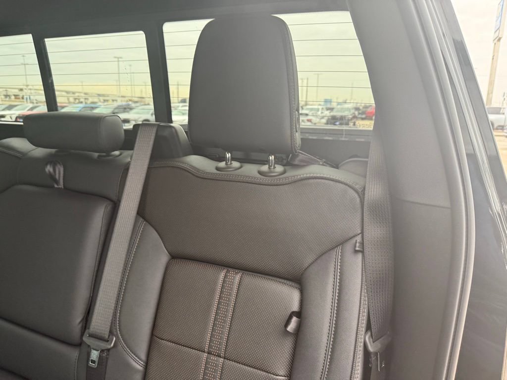 Used 2026 Chevrolet Silverado 1500 High Country w/ Technology Package RWD image 29