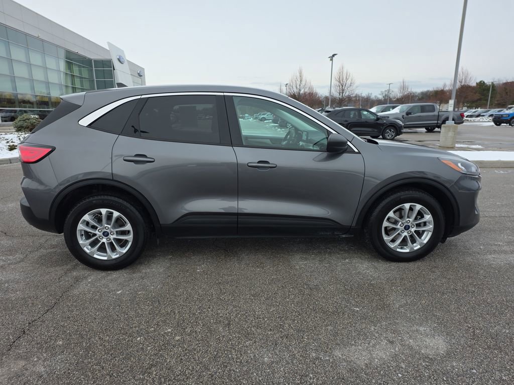 Used 2022 Ford Escape SE w/ Cold Weather Package image 8
