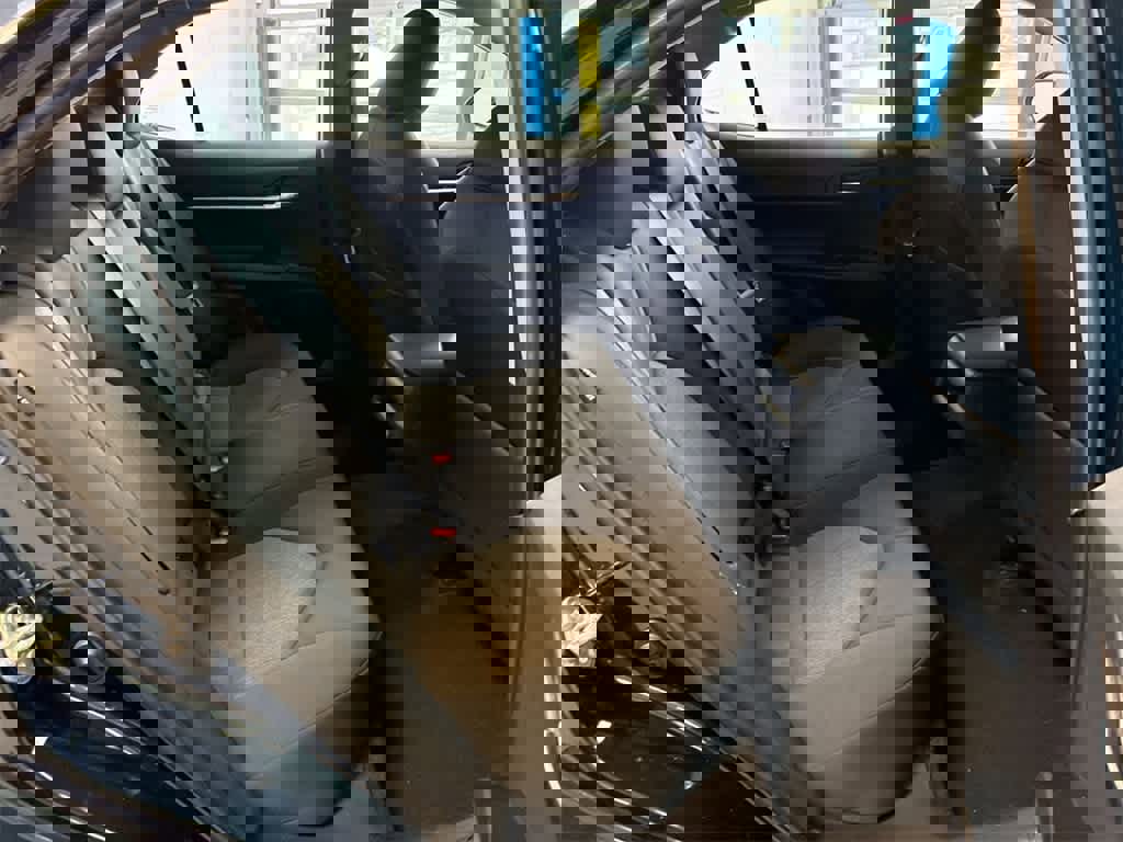 Used 2020 Toyota Camry LE image 20