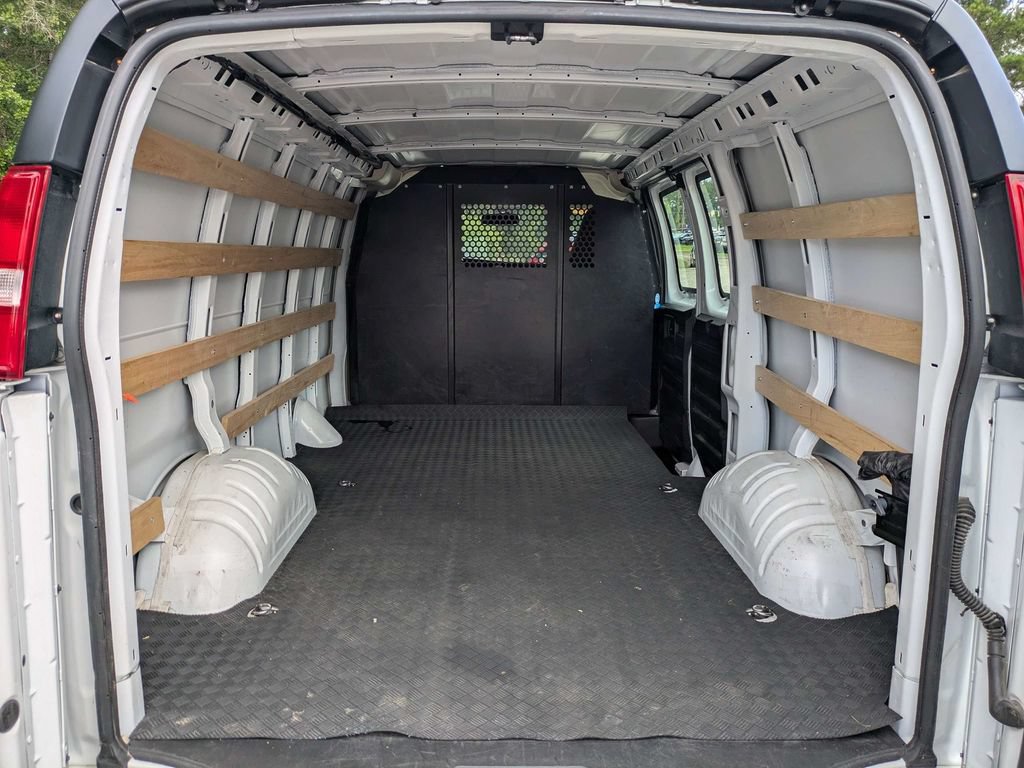 Used 2025 Chevrolet Express 2500 w/ Driver Convenience Package RWD image 13