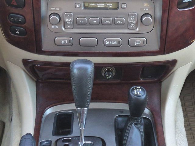 Used 2004 Toyota Land Cruiser AWD/4WD image 20