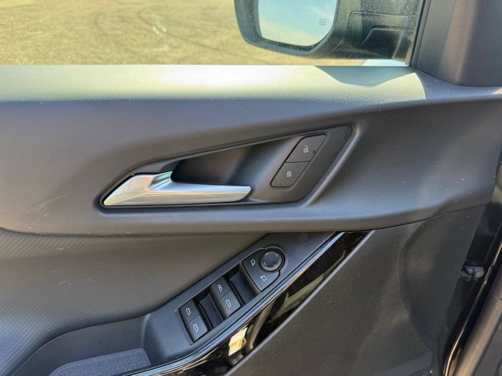Used 2026 Chevrolet Equinox LT FWD image 16