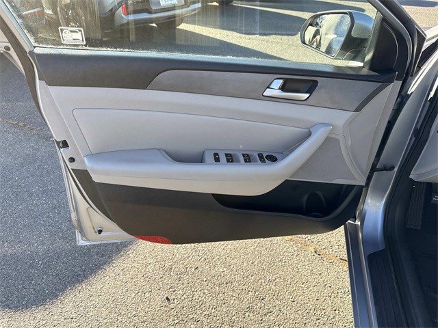 Used 2015 Hyundai Sonata SE w/ Option Group 09 image 13