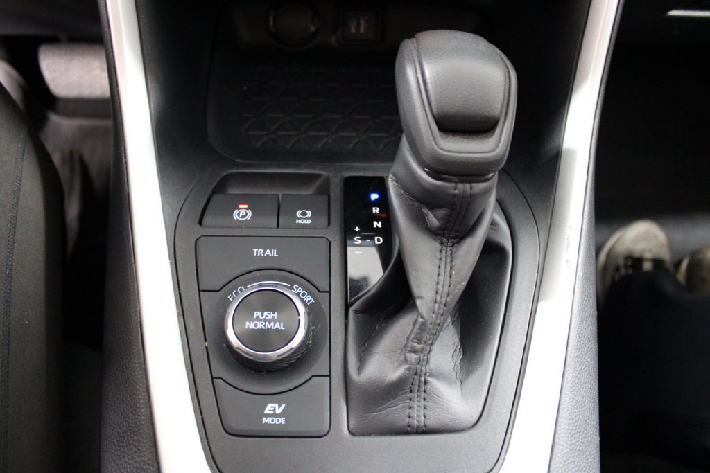 Used 2024 Toyota RAV4 AWD Hybrid image 41
