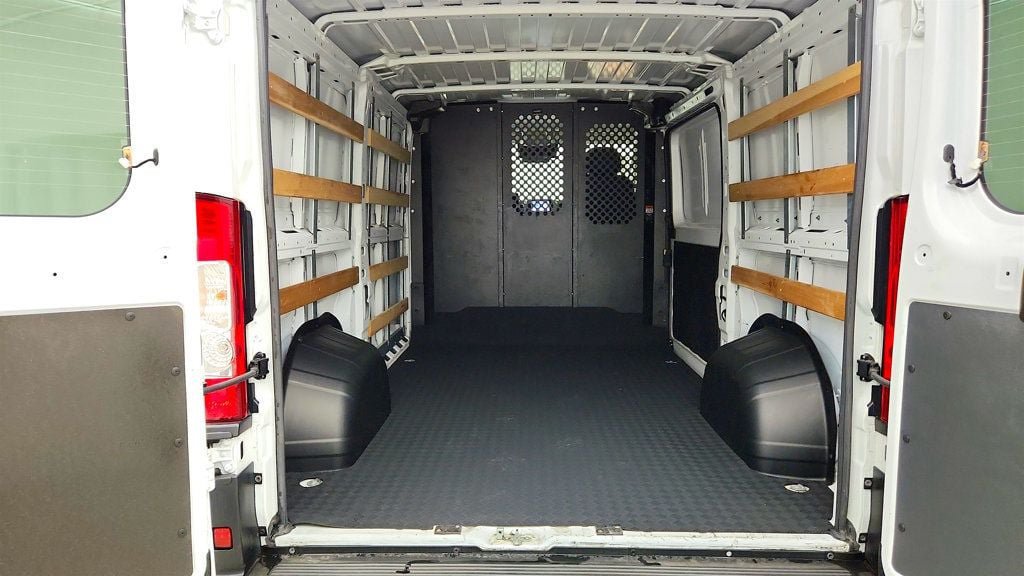 Used 2025 RAM ProMaster 2500 w/ U-Haul Equipment Group FWD image 18