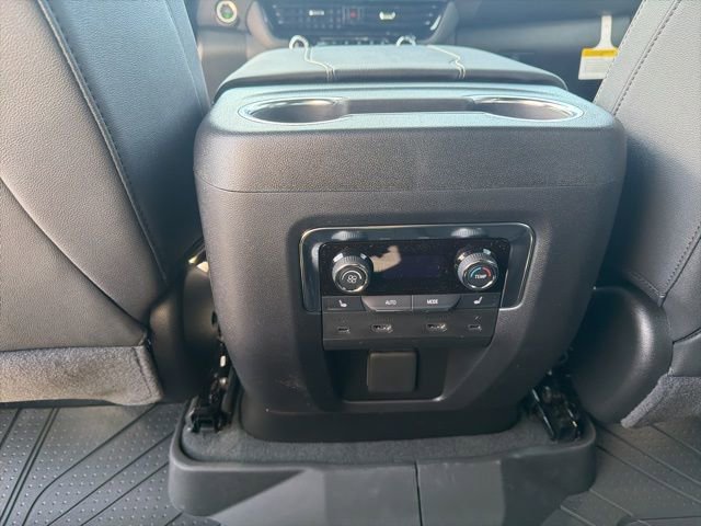 New 2026 Chevrolet Suburban Premier AWD/4WD image 36