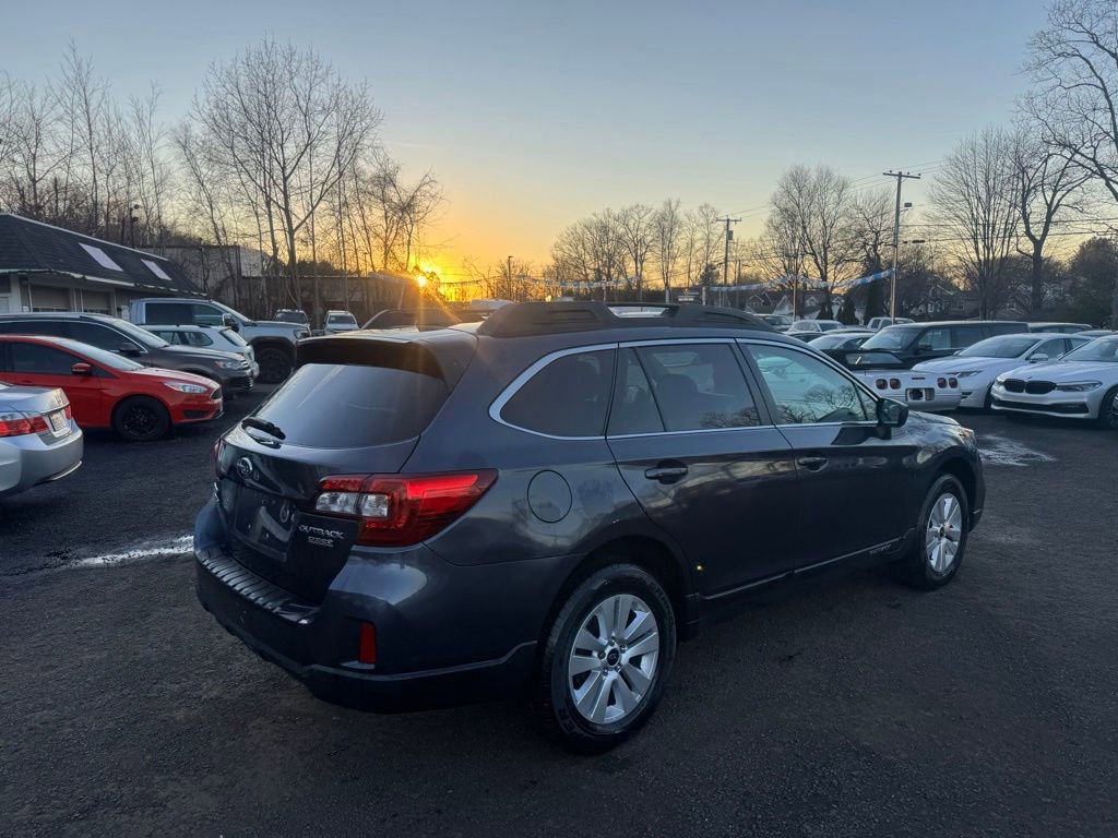 Used 2017 Subaru Outback 2.5i Premium image 7