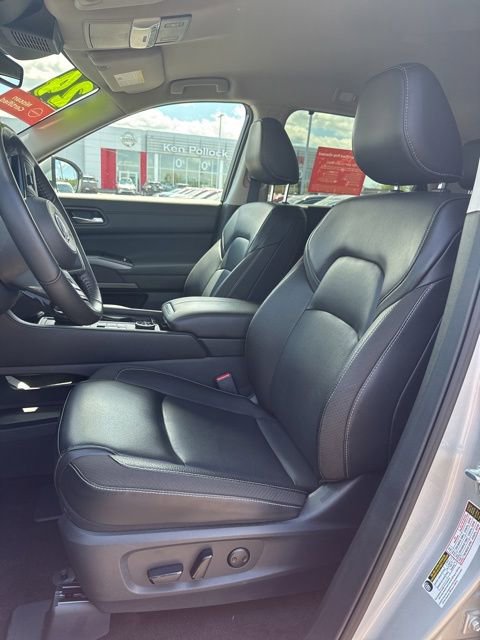 Certified 2024 Nissan Pathfinder SL AWD/4WD image 9