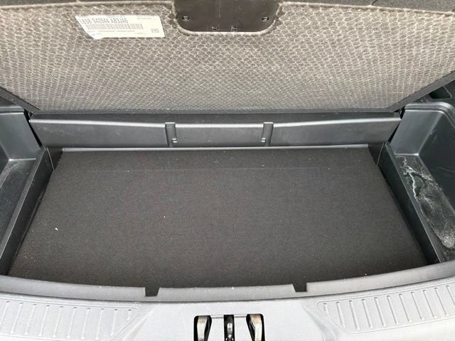Used 2024 Ford Explorer XLT w/ Equipment Group 202A AWD/4WD image 24