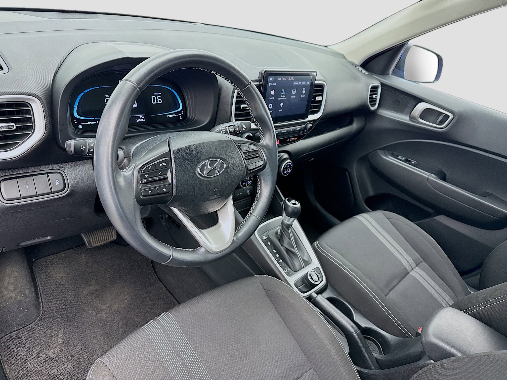 Used 2023 Hyundai Venue SEL image 7