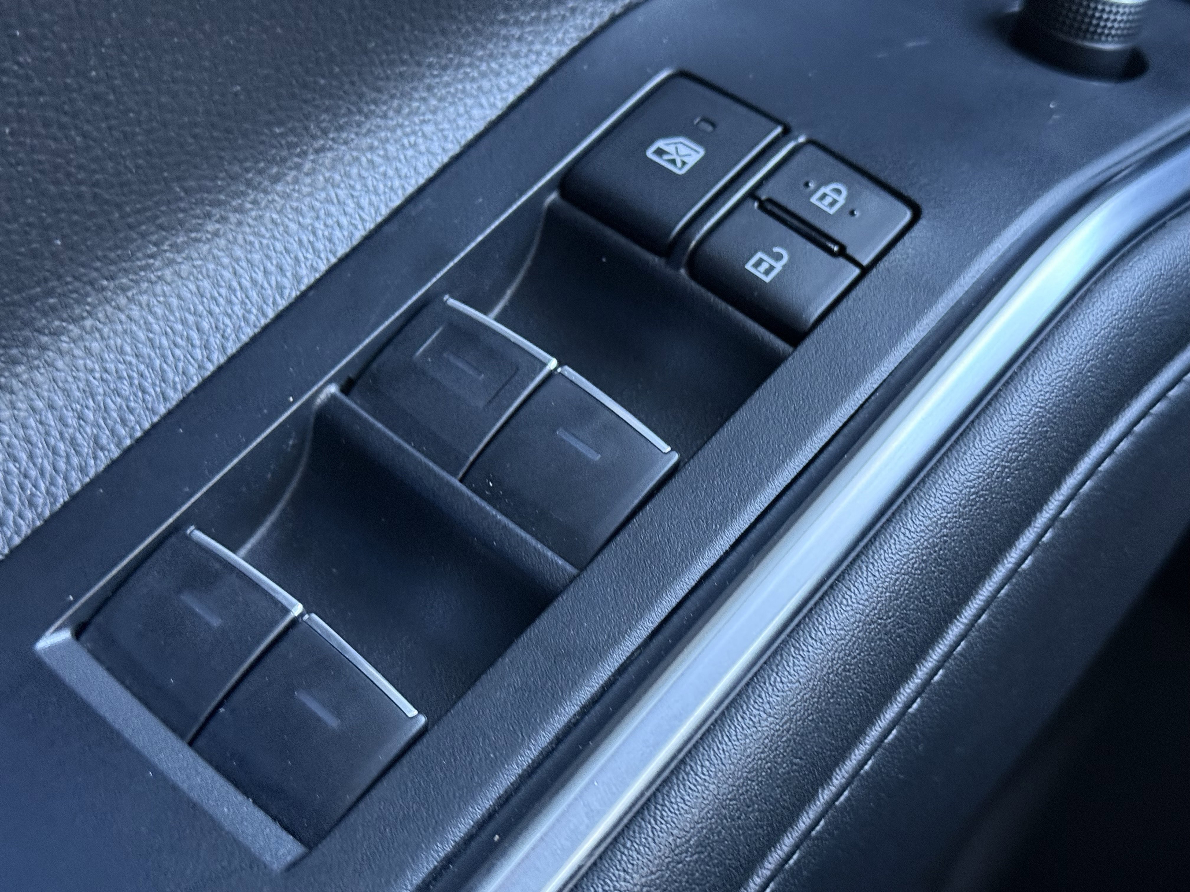 Used 2022 Toyota Highlander Limited image 23