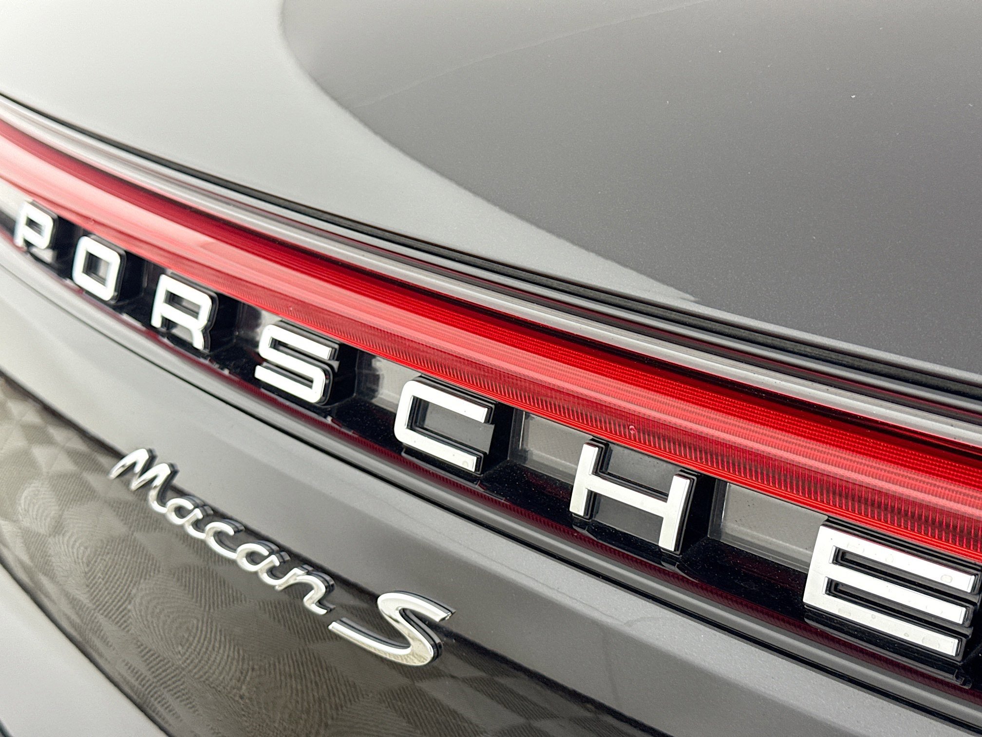 Certified 2022 Porsche Macan S image 31