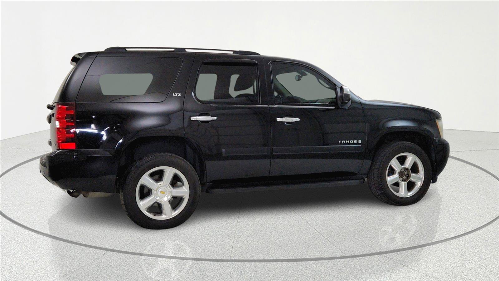 Used 2008 Chevrolet Tahoe LTZ w/ LTZ Preferred Equipment Group image 4