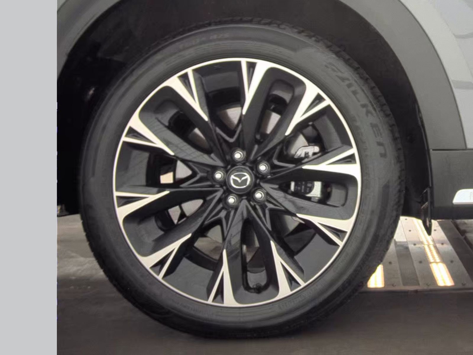Certified 2025 MAZDA CX-90 Plug-In Hybrid w/ Premium Plus image 11