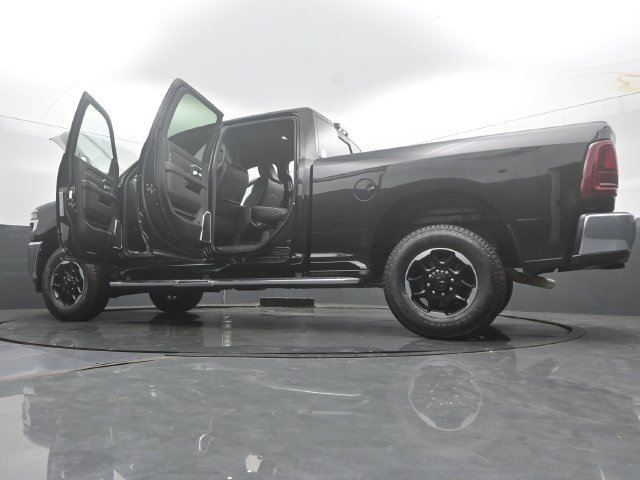 Used 2025 RAM 2500 Laramie AWD/4WD image 77