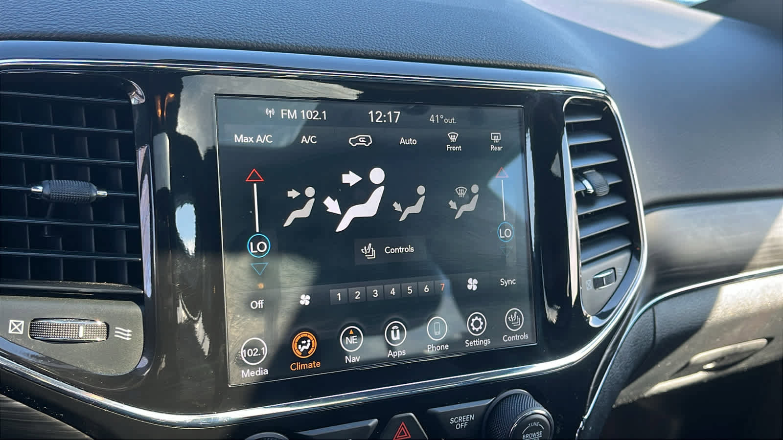 Certified 2022 Jeep Grand Cherokee Limited image 17