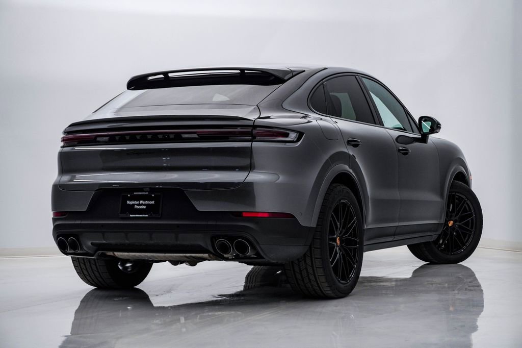 Certified 2025 Porsche Cayenne Coupe image 11