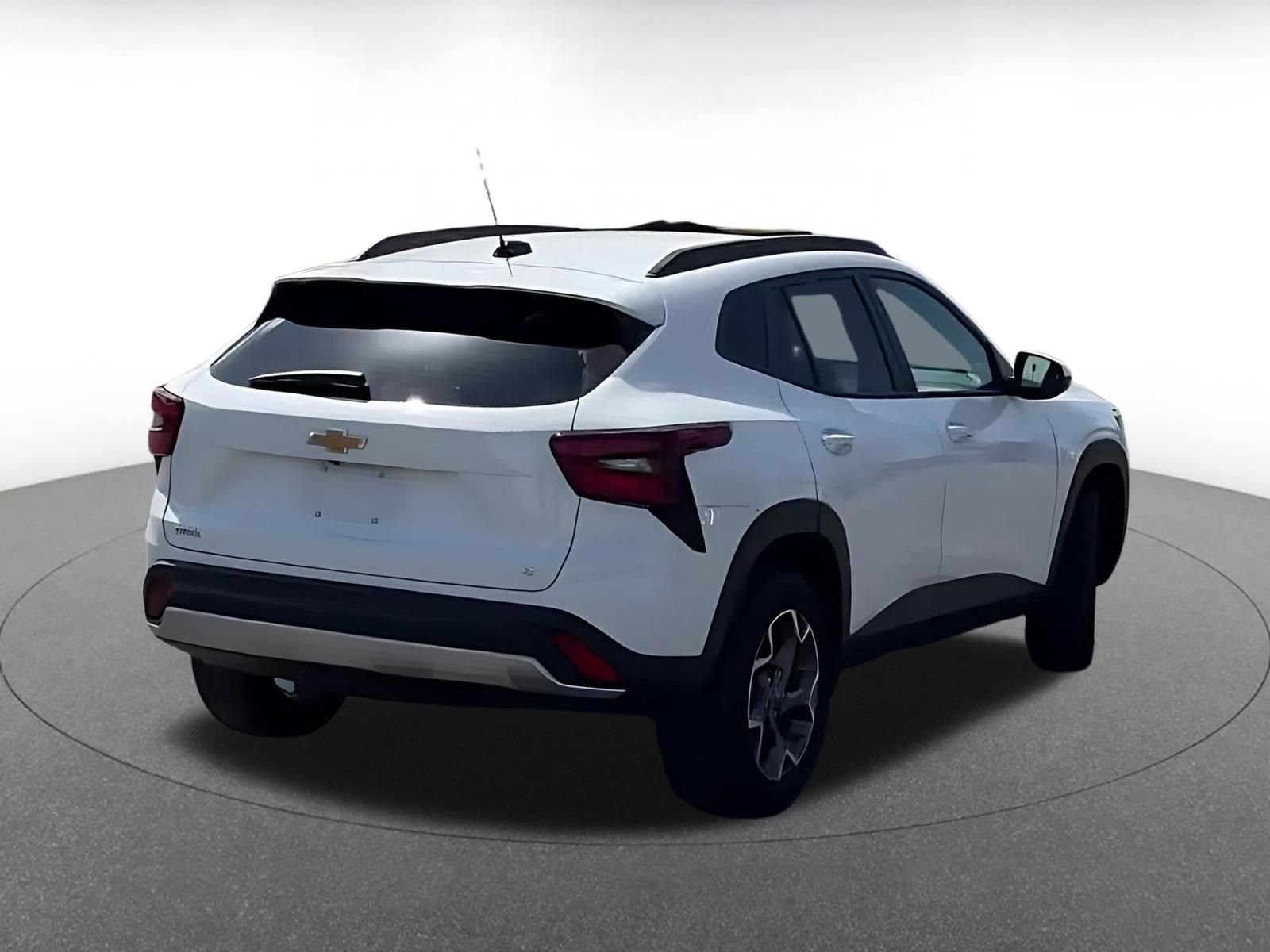 Used 2025 Chevrolet Trax LT image 12