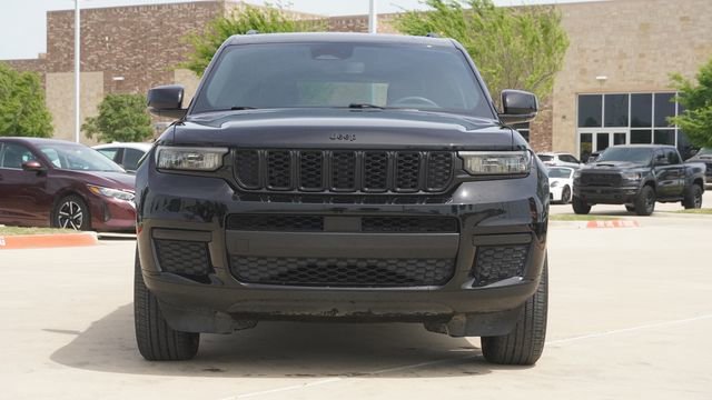 Used 2024 Jeep Grand Cherokee L Laredo AWD/4WD image 2