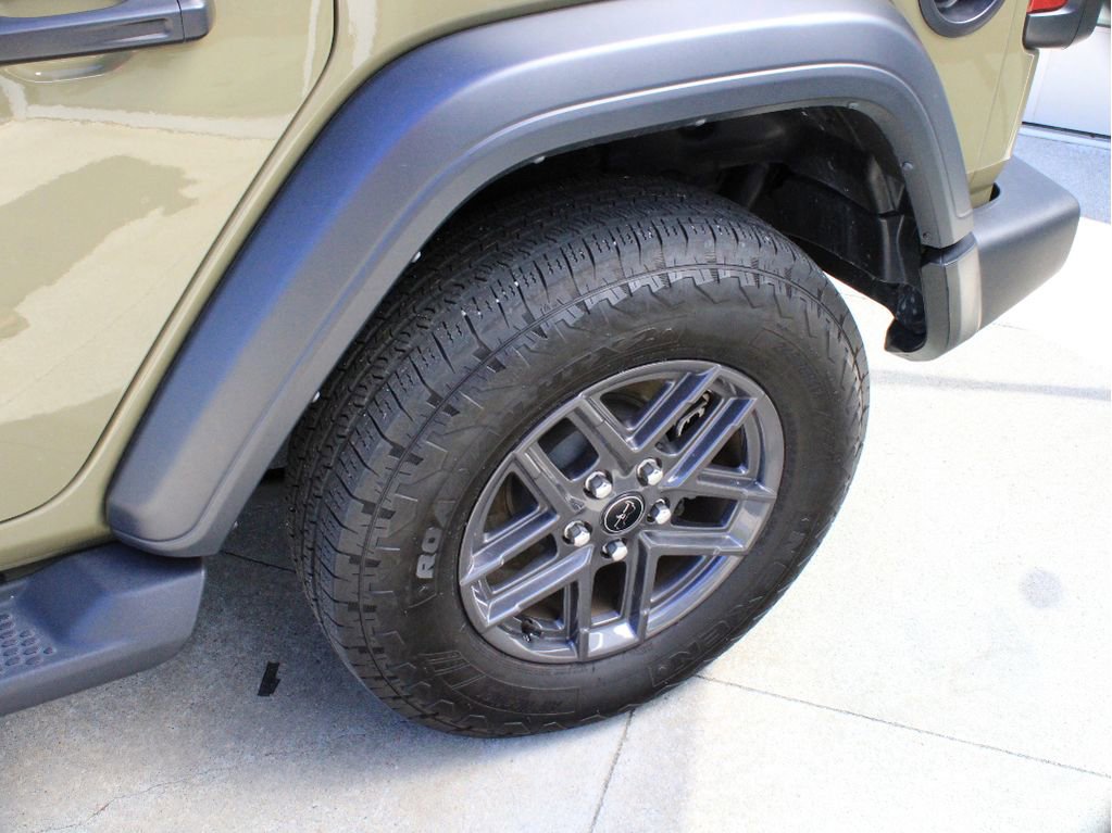 Used 2025 Jeep Wrangler Unlimited Sport AWD/4WD image 39