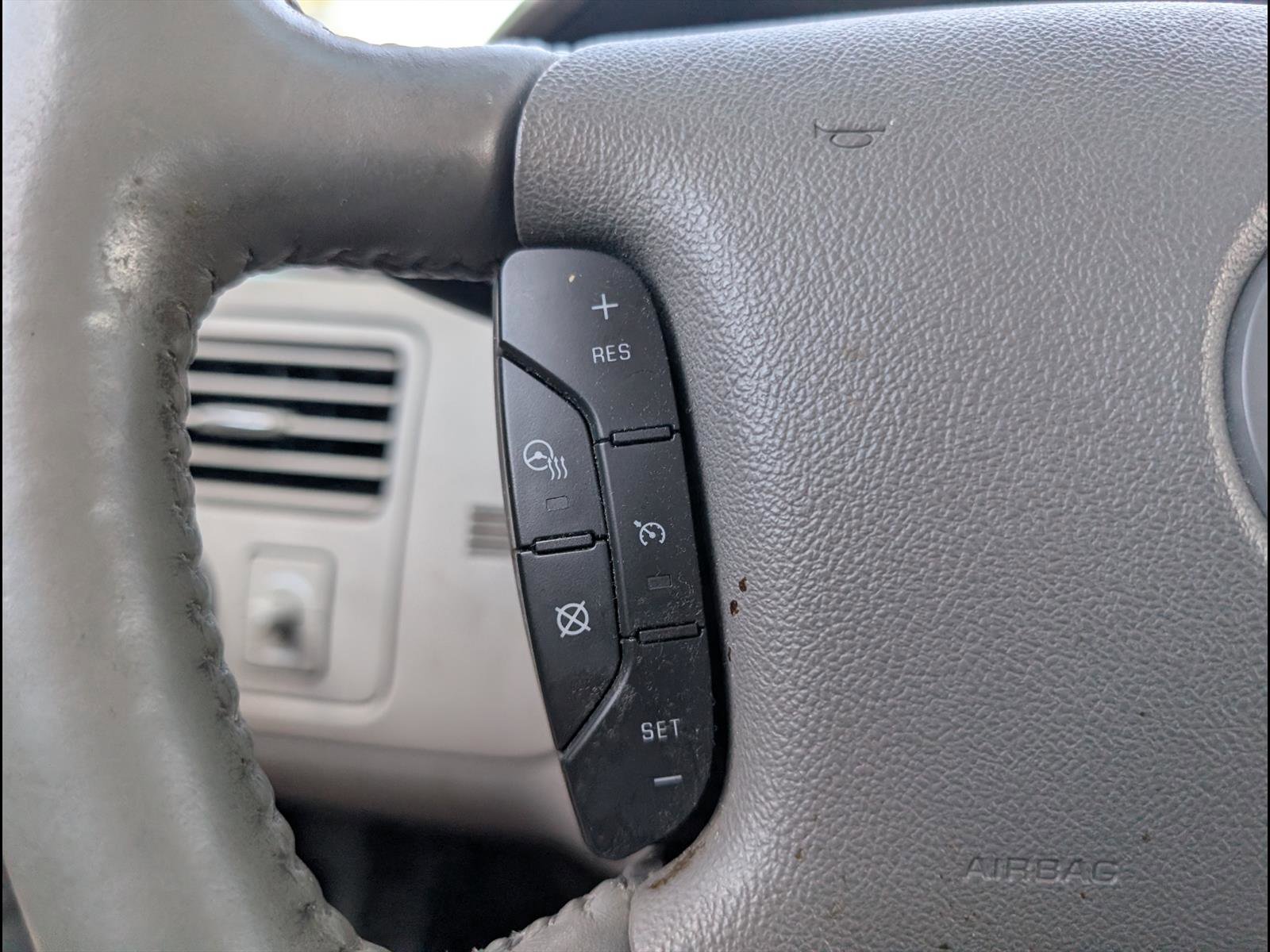 Used 2009 Buick Lucerne CXL FWD image 13