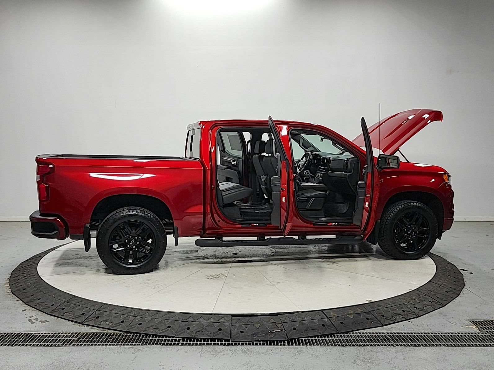Used 2022 Chevrolet Silverado 1500 RST w/ Convenience Package II AWD/4WD image 16