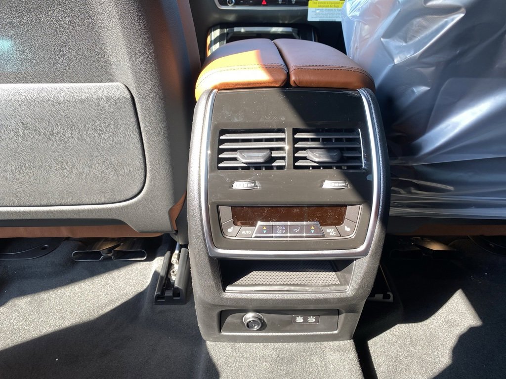 New 2026 BMW X5 M60i w/ Executive Package image 9