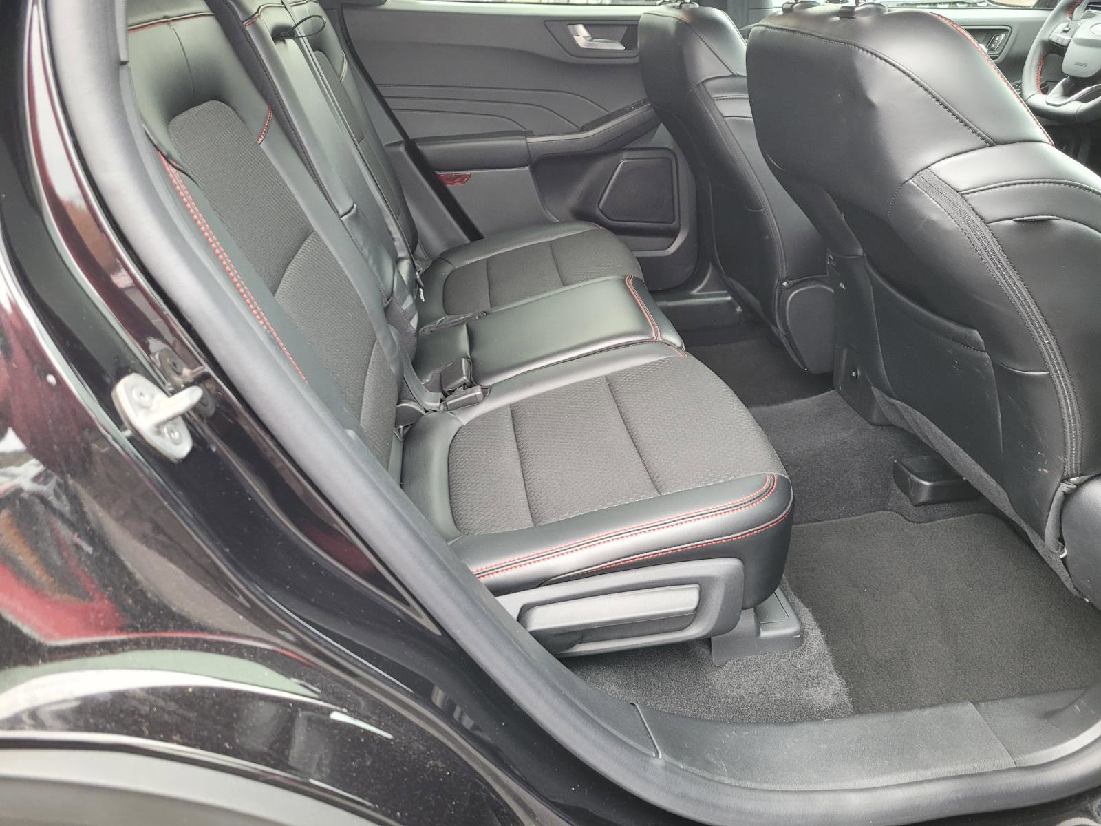 Used 2025 Ford Escape ST-Line AWD/4WD image 18