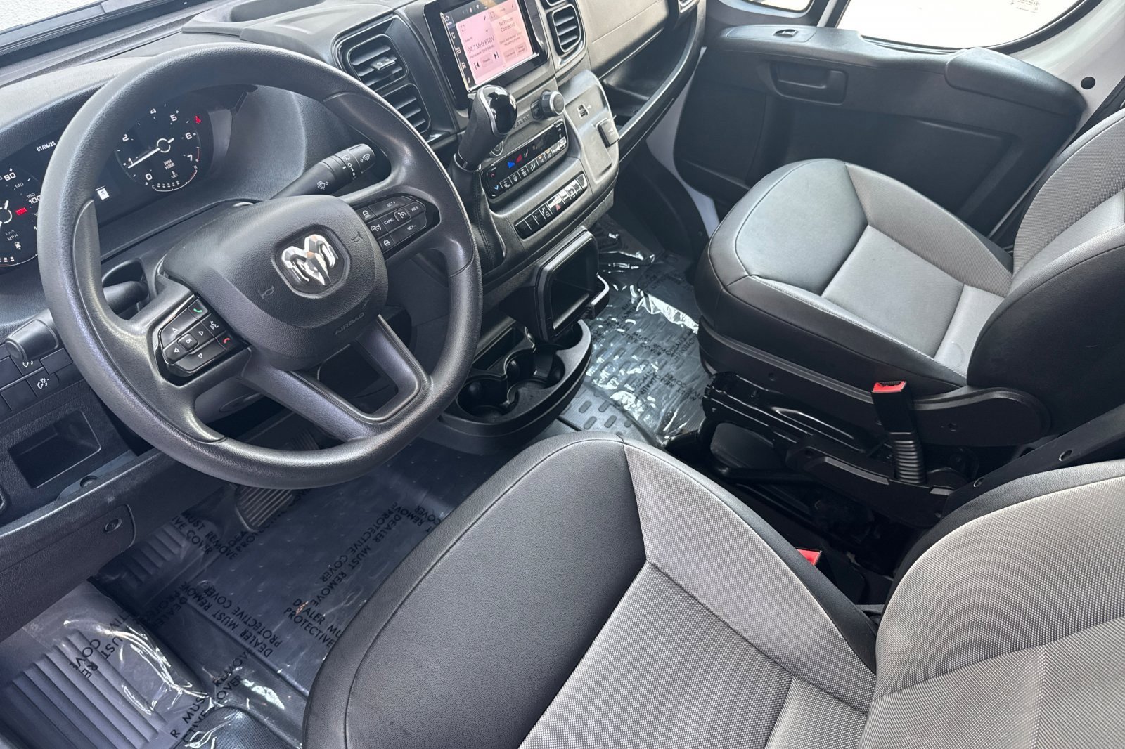 Used 2025 RAM ProMaster 2500 w/ Convenience Group FWD image 9
