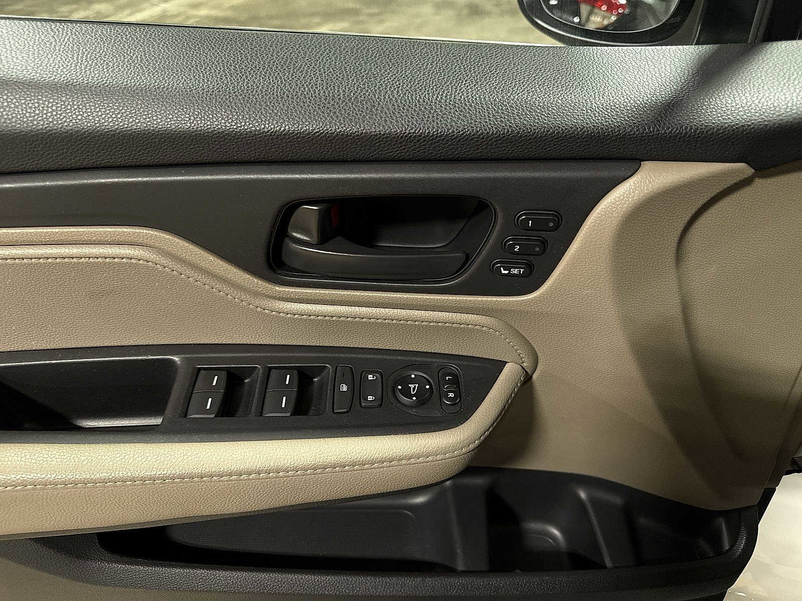 Used 2018 Honda Odyssey EX-L image 24