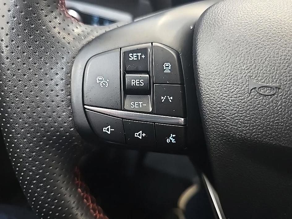 Used 2023 Ford Escape ST-Line w/ Tech Pack #1 AWD/4WD image 17